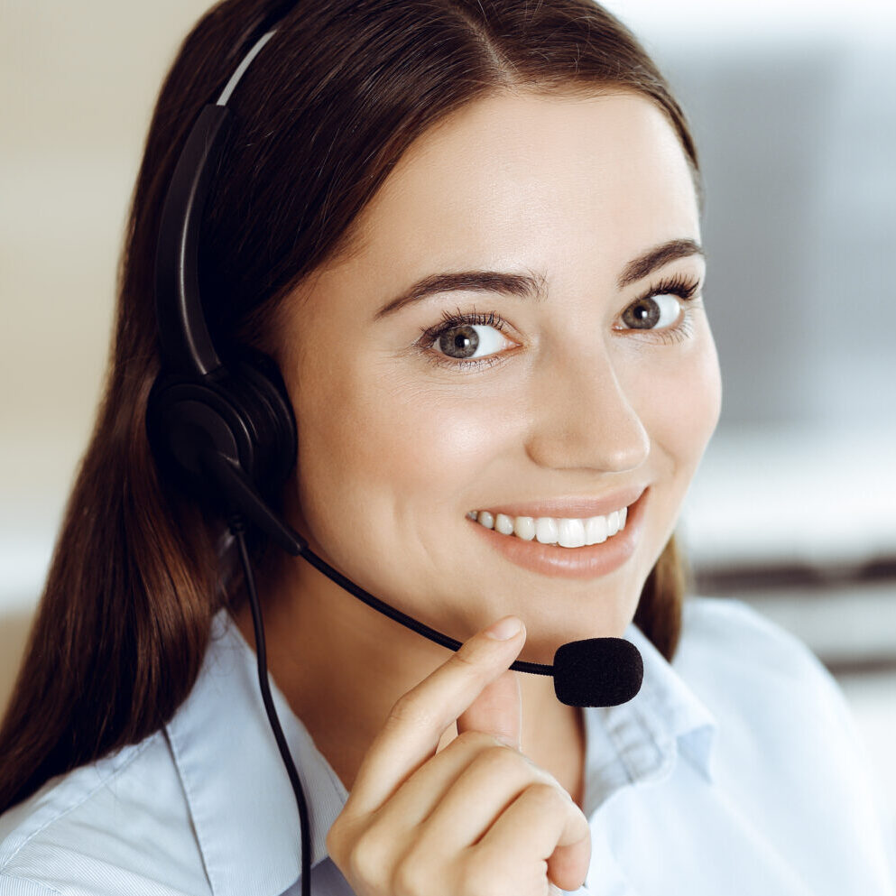Brunette,Female,Customer,Service,Representative,In,A,Headset,Is,Consulting Brunette,Female,Customer,Service,Representative,In,A,Headset,Is,Consulting